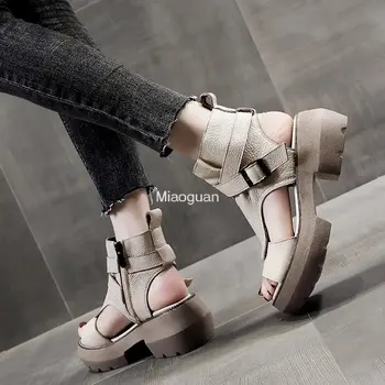 2023 Nouvelles Chaussures Été Femmes Sandales Rétro Rome PU Cuir Femme Cales Sandales à Plateforme Peep Toe Sandales de Haut Talon Noir Décontracté