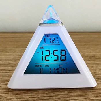 7 Couleurs Colorées Pyramide LCD Réveil Lumière de Nuit Thermomètre Numérique Horloge Murale Calendrier Minuterie Numérique Led réveils