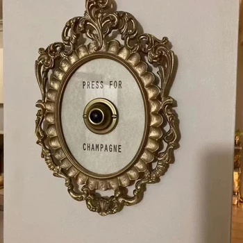 Appuyez sur Champagne Bouton de la Sonnette de l'Hôtel Décoratif de Mur de Résine Artisanat Ornements de Noël Cadeaux Juste Décoratif, pas de sonnerie