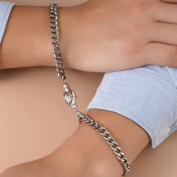 La mode serrer la main Magnétique de la Boucle de Chaîne en Acier Inoxydable Couple Bracelet Ami MagneticBracelet Femme 2PCS/set