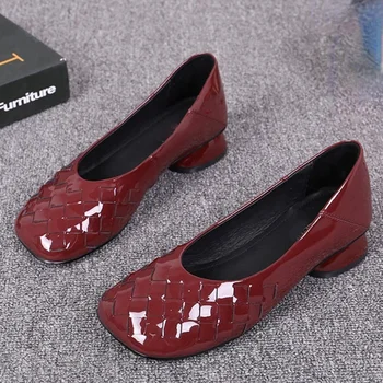 Les femmes de Haut Talon de la Mode Tissé Chaussures Casual 2023 Nouveaux pieds Carrés pour les Femmes de Couleur unie peu profondes Bouche Chunky Talon Pompes de Femmes